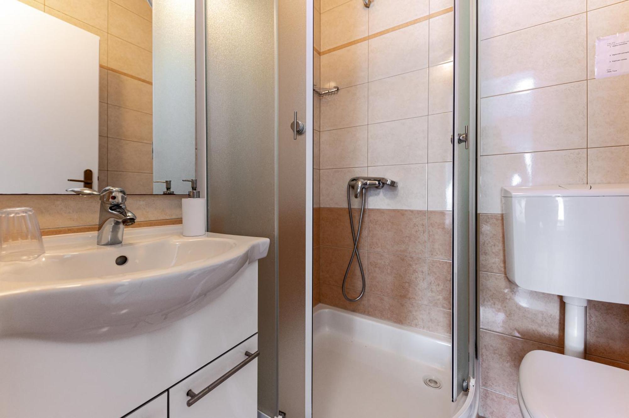 Baška Voda Bed And Breakfast Ivona المظهر الخارجي الصورة