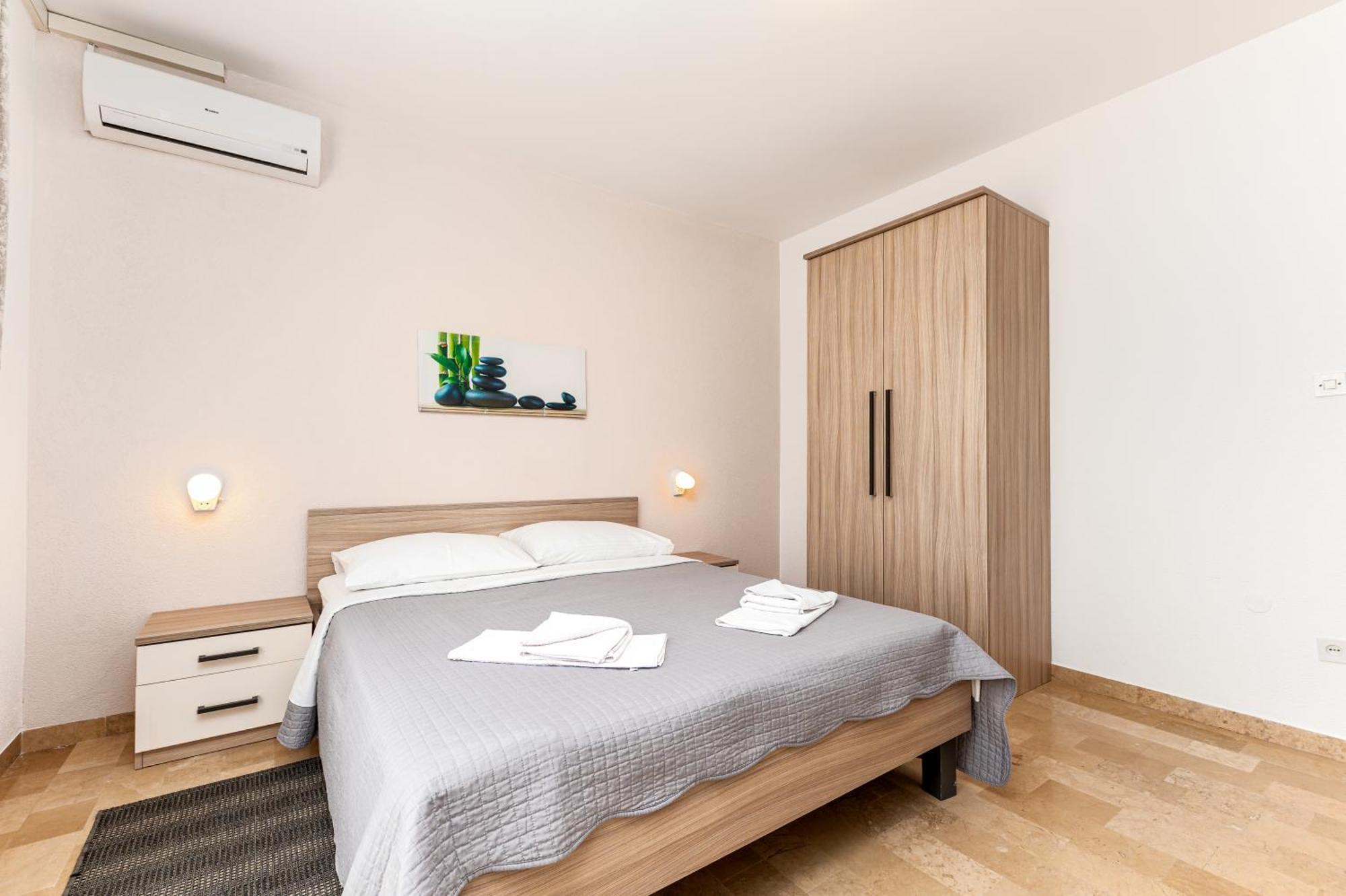 Baška Voda Bed And Breakfast Ivona الغرفة الصورة