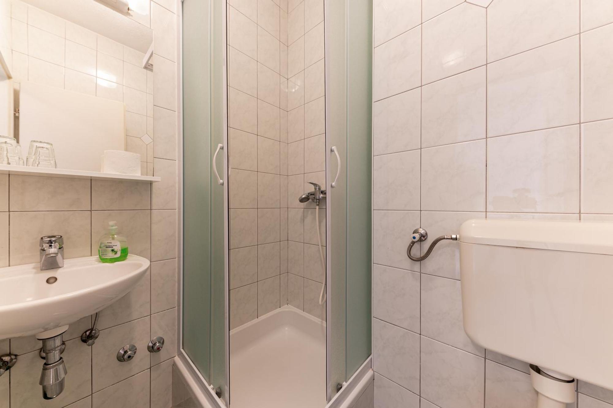 Baška Voda Bed And Breakfast Ivona الغرفة الصورة